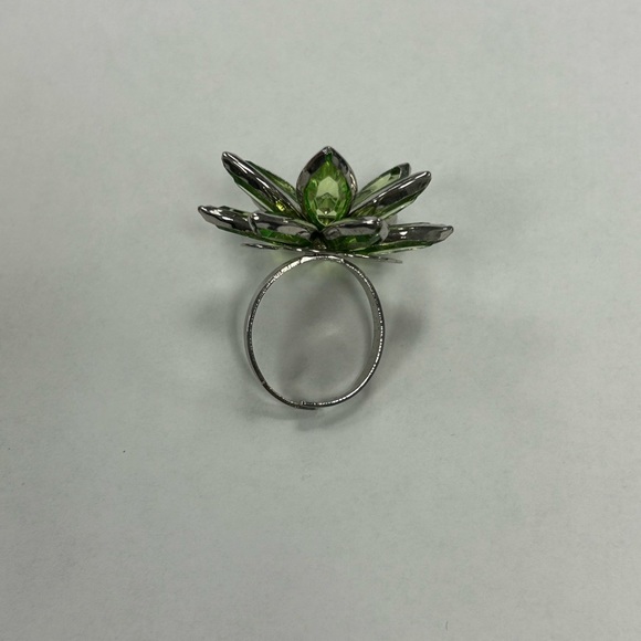Womens Crystal Green Flower Ring Adjustable Sample - Picture 5 of 5